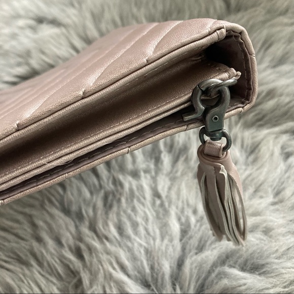 Neiman Marcus faux leather Clutch - Picture 3 of 5